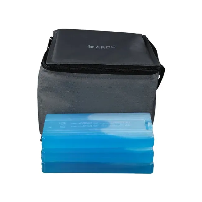 Cooler bag including cooling elements