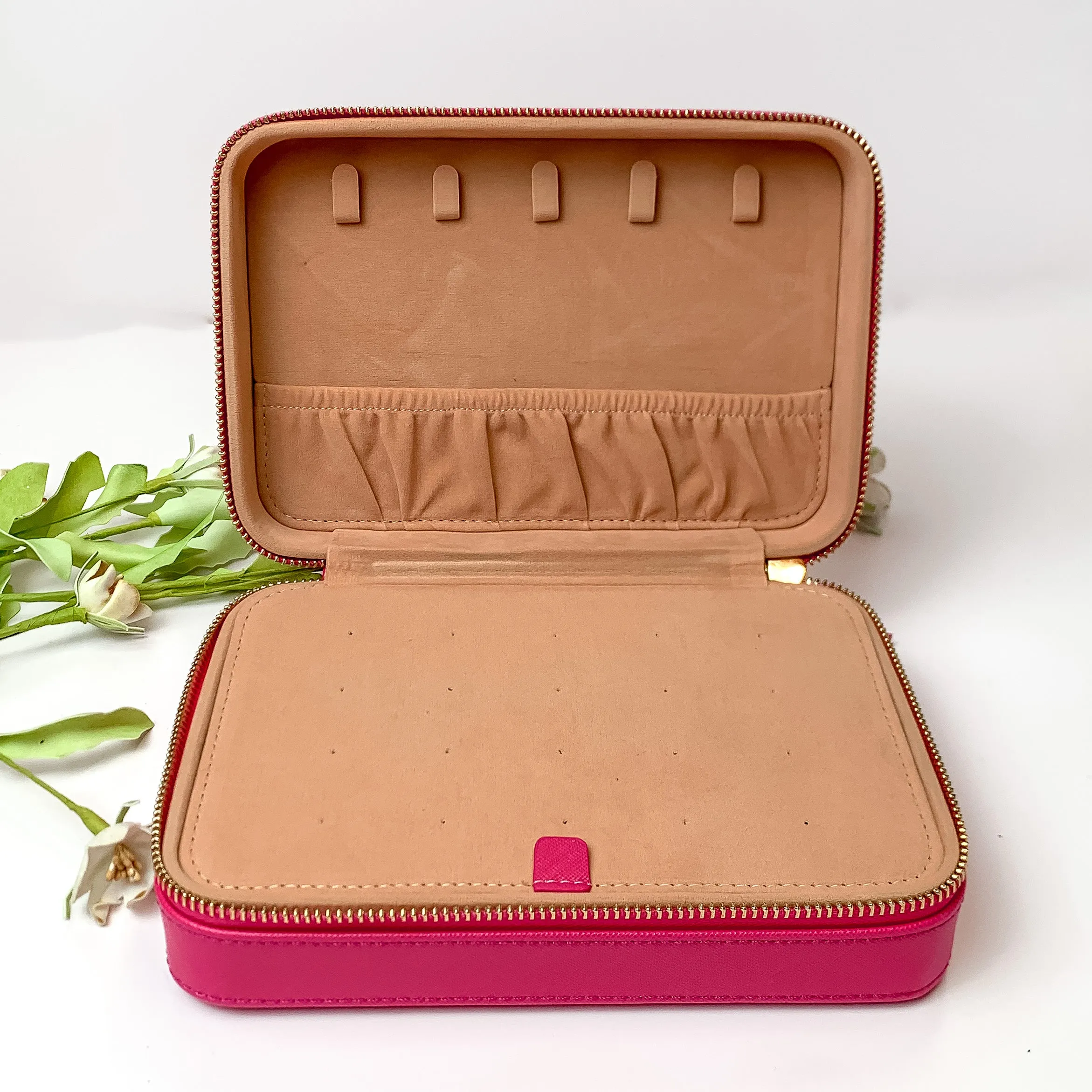 Hollis | Jewelry Organizer in Hot Pink