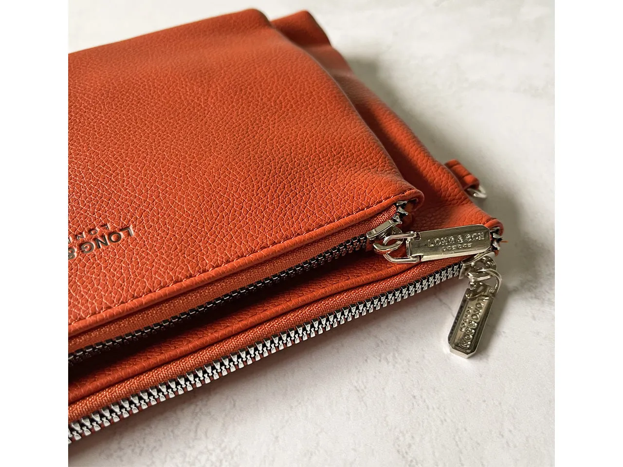 MULTI-POCKET CROSS BODY MESSENGER PURSE BAG WITH WRISTLET STRAP - RUST