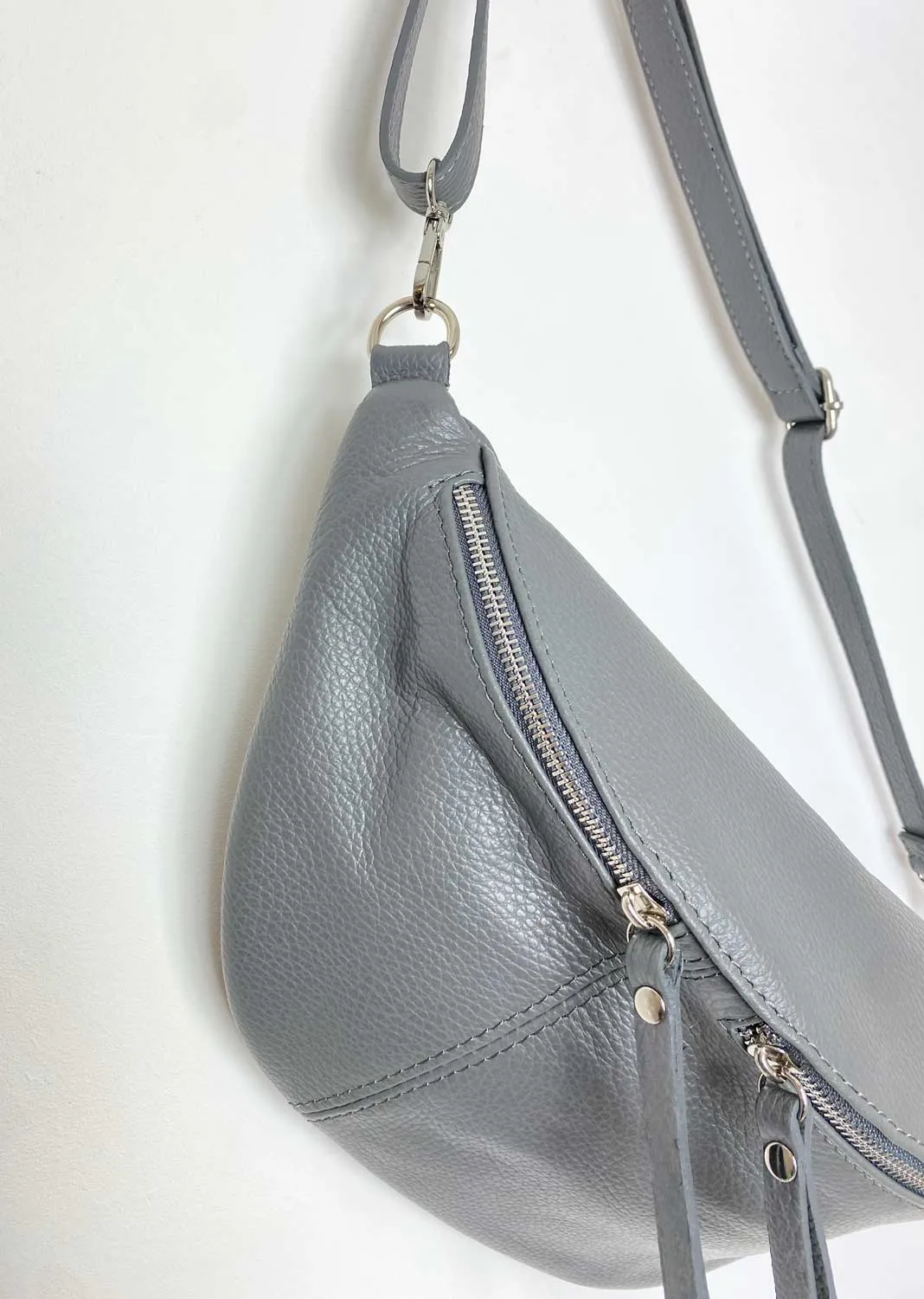 Ray Leather Sling Bag